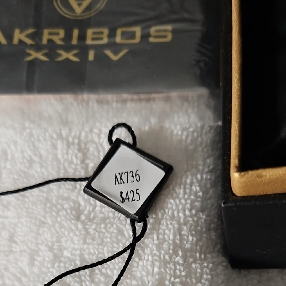 Akribos XXIV Elegant Black Timepiece